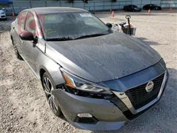 نيسان ألتيما